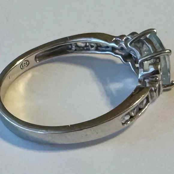 Elegant 10k white gold Aquamarine diamond Ring sz 7 - Picture 6 of 7